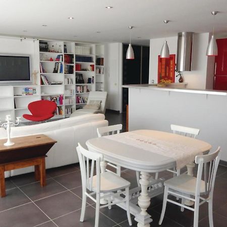 Awesome Apartment In Sauvian With Wifi Экстерьер фото