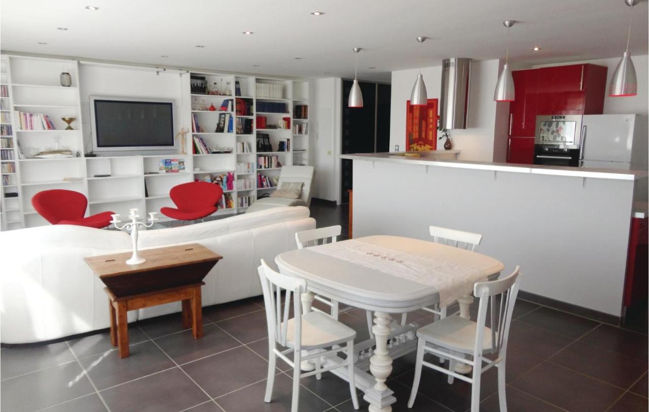 Awesome Apartment In Sauvian With Wifi Экстерьер фото