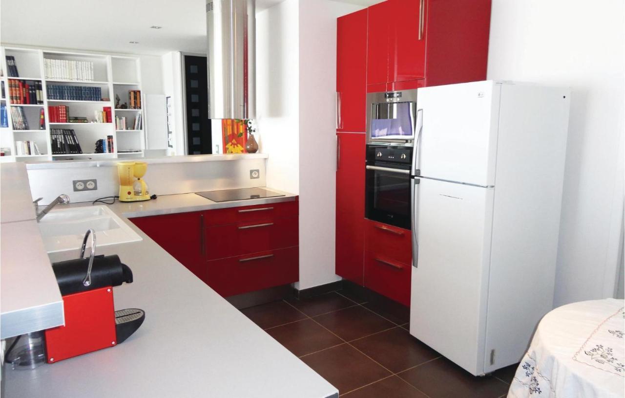 Awesome Apartment In Sauvian With Wifi Экстерьер фото