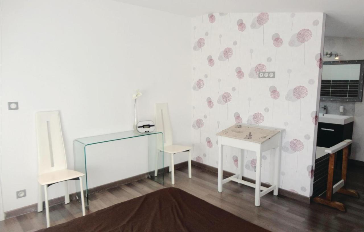 Awesome Apartment In Sauvian With Wifi Экстерьер фото