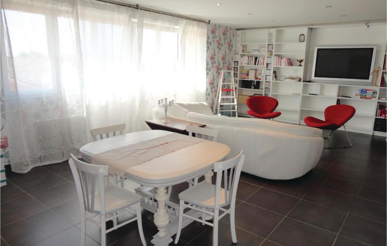 Awesome Apartment In Sauvian With Wifi Экстерьер фото